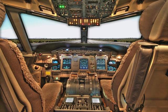 airplane_cockpit.jpg