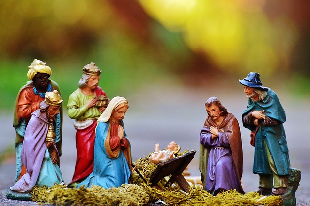 nativity_figurines.jpg